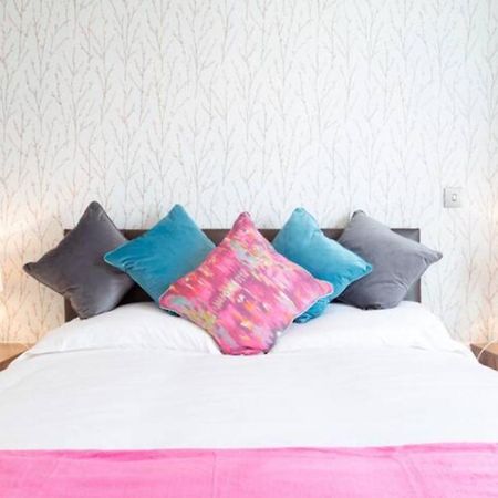 Contemporary & Homely Penthouse, 2 Mins Walk From Cambridge Station, Lift Access, Secured Gated On-Site Parking, Self Check-In, Super Fast Wifi, Terrace & Sleeps 6 Exterior foto