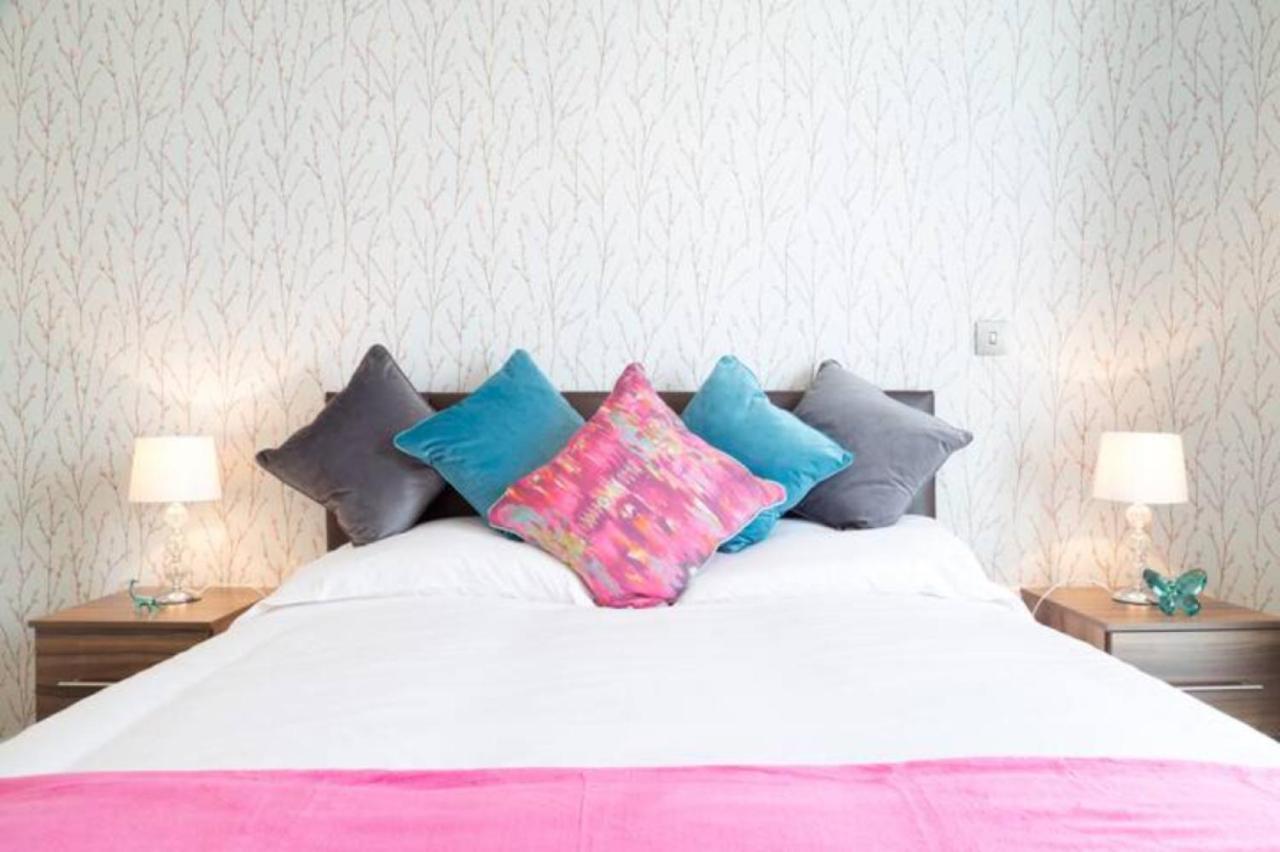 Contemporary & Homely Penthouse, 2 Mins Walk From Cambridge Station, Lift Access, Secured Gated On-Site Parking, Self Check-In, Super Fast Wifi, Terrace & Sleeps 6 Exterior foto