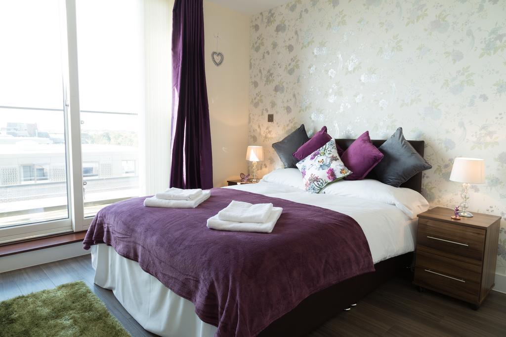 Contemporary & Homely Penthouse, 2 Mins Walk From Cambridge Station, Lift Access, Secured Gated On-Site Parking, Self Check-In, Super Fast Wifi, Terrace & Sleeps 6 Exterior foto