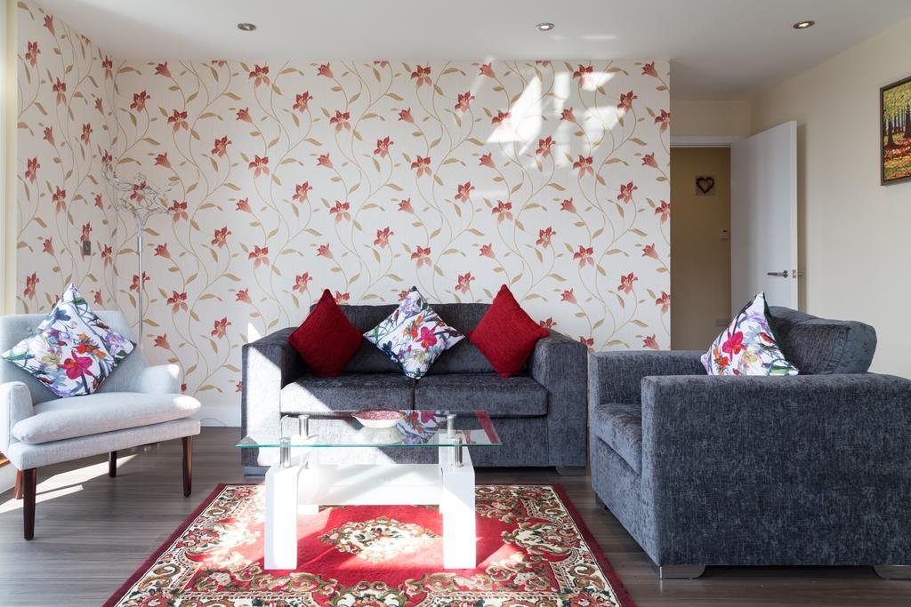Contemporary & Homely Penthouse, 2 Mins Walk From Cambridge Station, Lift Access, Secured Gated On-Site Parking, Self Check-In, Super Fast Wifi, Terrace & Sleeps 6 Exterior foto