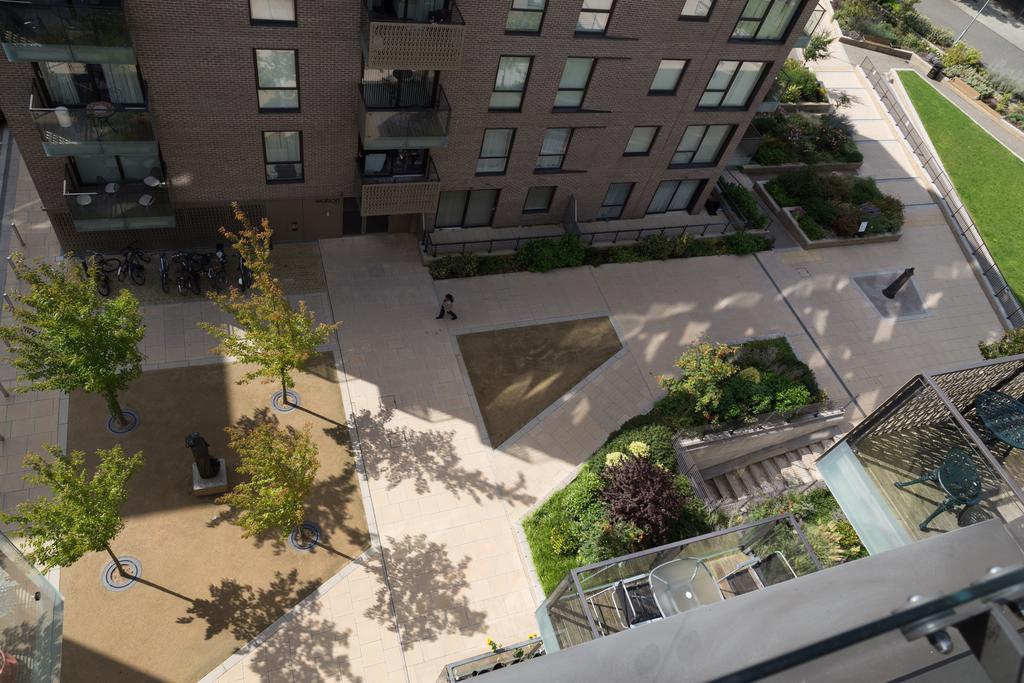 Contemporary & Homely Penthouse, 2 Mins Walk From Cambridge Station, Lift Access, Secured Gated On-Site Parking, Self Check-In, Super Fast Wifi, Terrace & Sleeps 6 Exterior foto