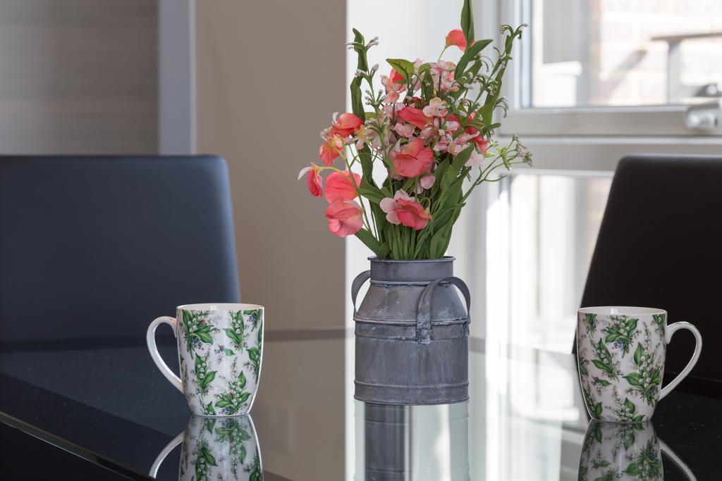 Contemporary & Homely Penthouse, 2 Mins Walk From Cambridge Station, Lift Access, Secured Gated On-Site Parking, Self Check-In, Super Fast Wifi, Terrace & Sleeps 6 Exterior foto